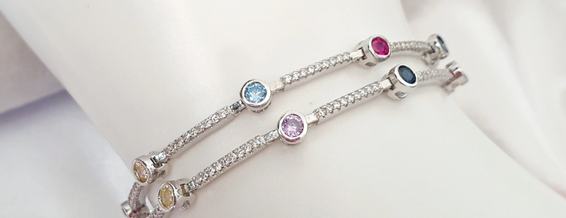 Lisandra Scott Bracciale Rigido Con Cristalli A Cuore – Azzurro – Placcato Rodio Regolabile