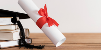 Regali per la Laurea: un Gioiello Portafortuna per un brillante futuro